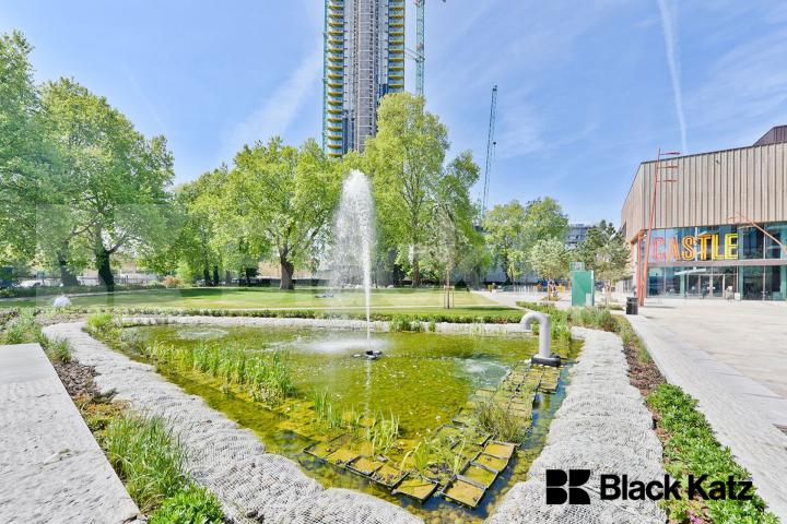 37th floor with stunning views of the cityscape & 24 Hr. Concierge Strata, Walworth Road, Elephant and Castle